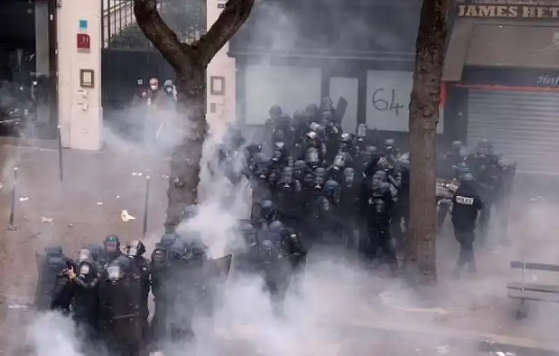 proteste in francia contro la riforma pensioni 2