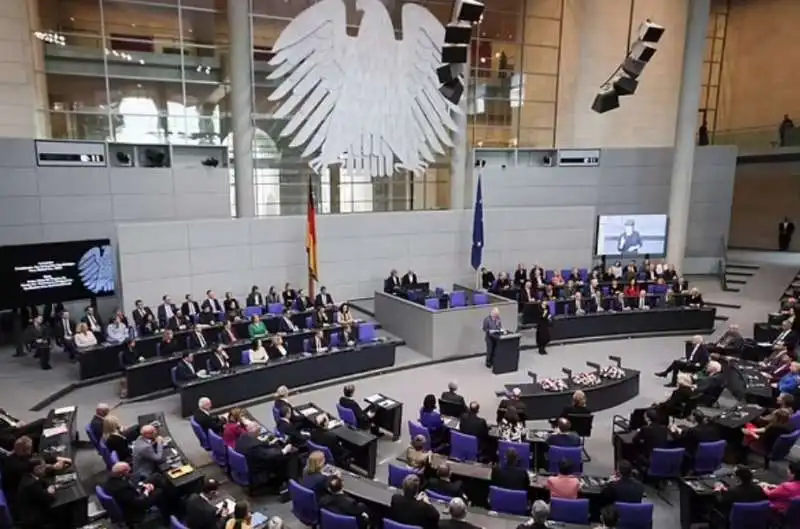 re carlo al bundestag 3