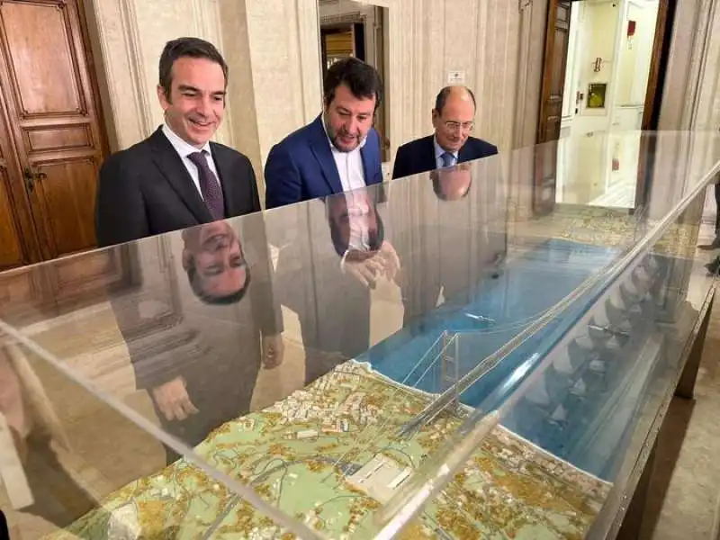 roberto occhiuto matteo salvini renato schifani - ponte stretto di messina 