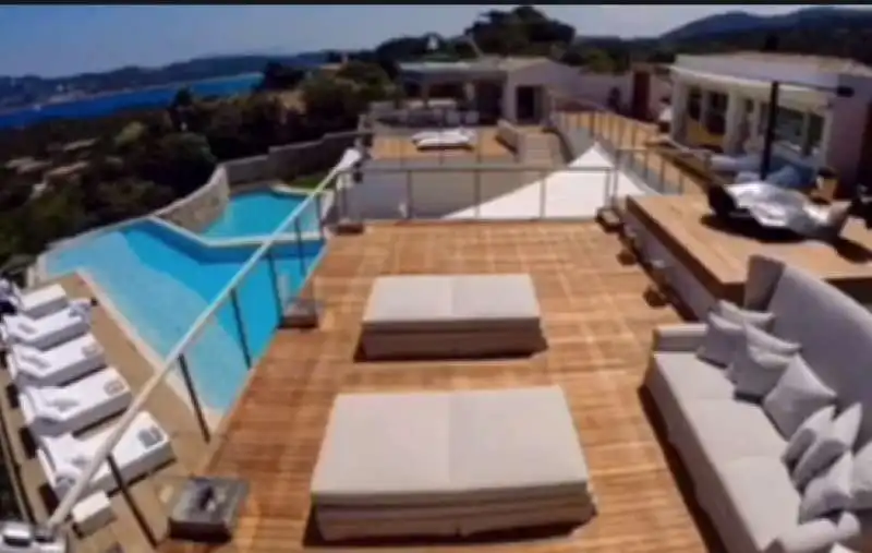 villa di gianluca vacchi in costa smeralda  2 