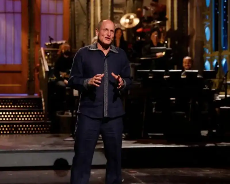 Woody Harrelson al Saturday Night Live - monologo sul covid 