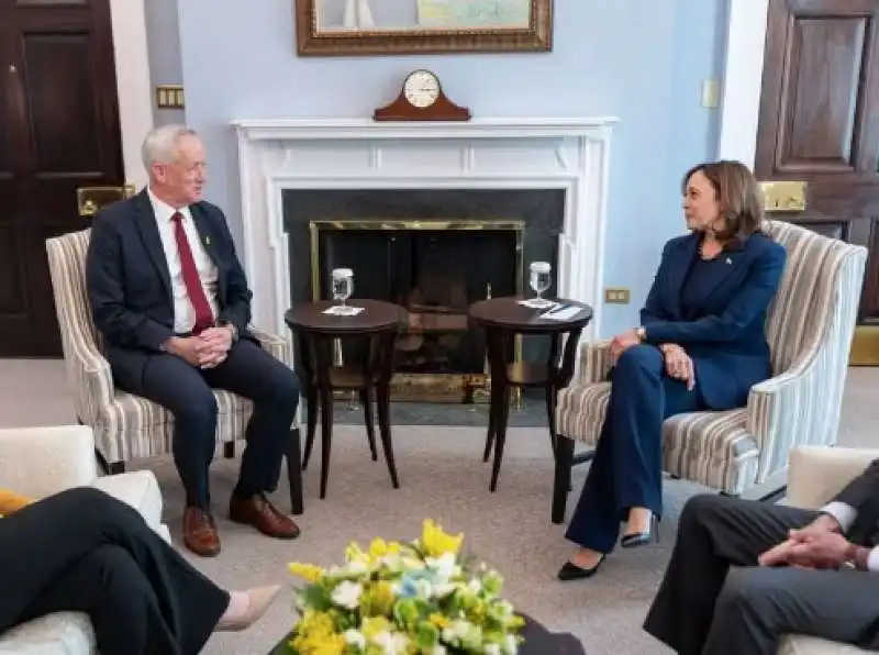 Benny Gantz Kamala Harris