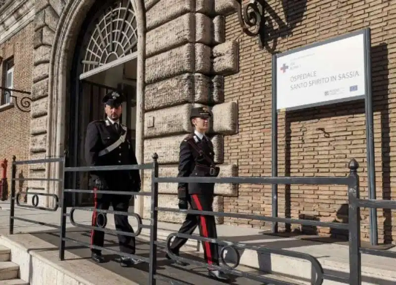 CARABINIERI - OSPEDALE SANTO SPIRITO A ROMA

