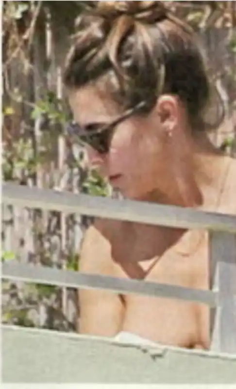 ELISABETTA CANALIS TOPLESS 3 FOTO DIVA E DONNA