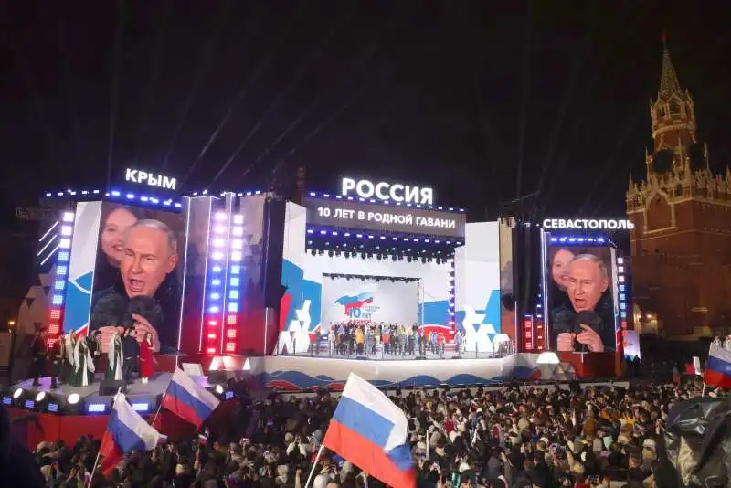 festa per elezione di putin in piazza rossa   6