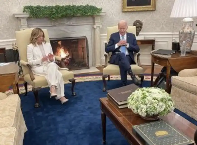 giorgia meloni e joe biden nello studio ovale 1