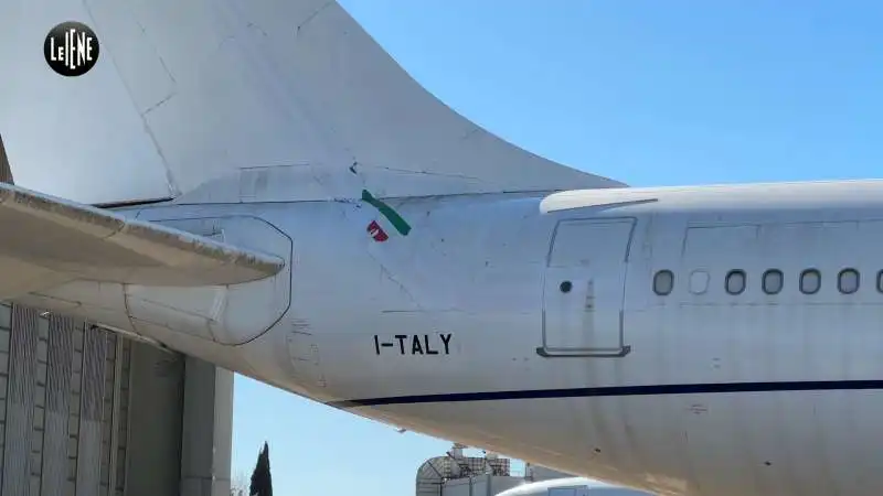 il servizio delle iene sull air force renzi   2