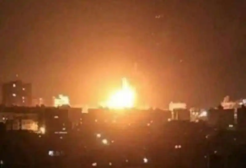 israele bombarda aleppo 2