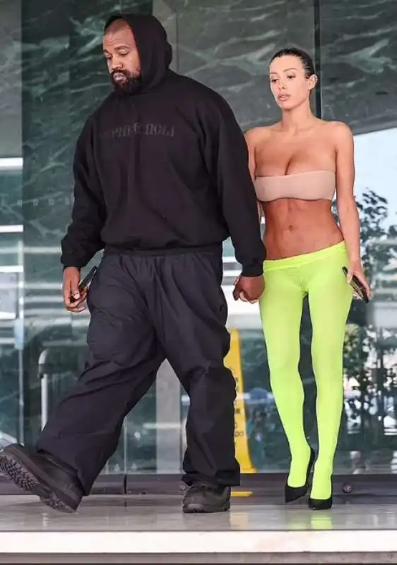 Kanye West e Bianca Censori 