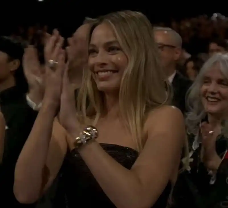 margot robbie agli oscar 2024 