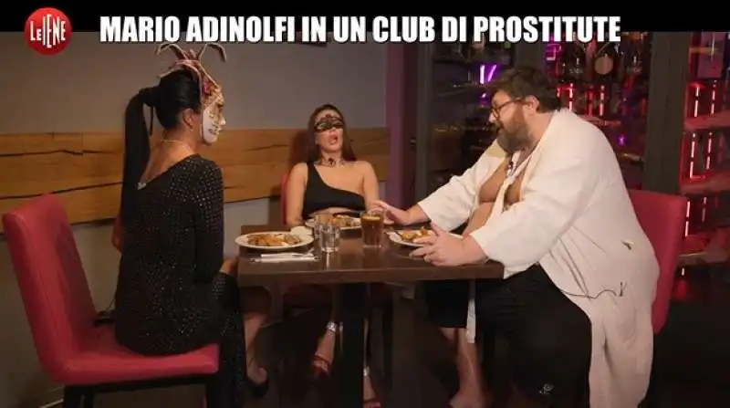 mario adinolfi viene portato a prostitute   4