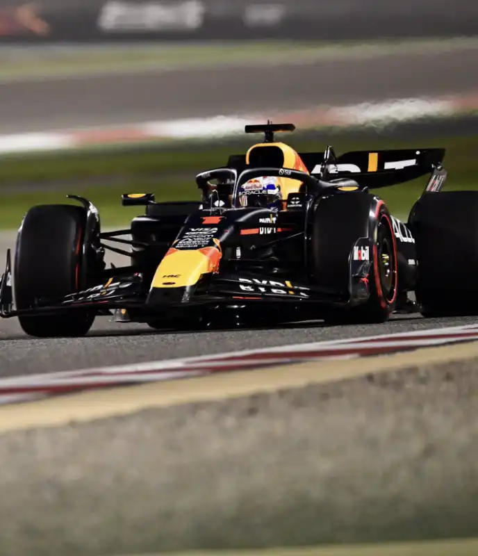 max verstappen vince in Bahrain 