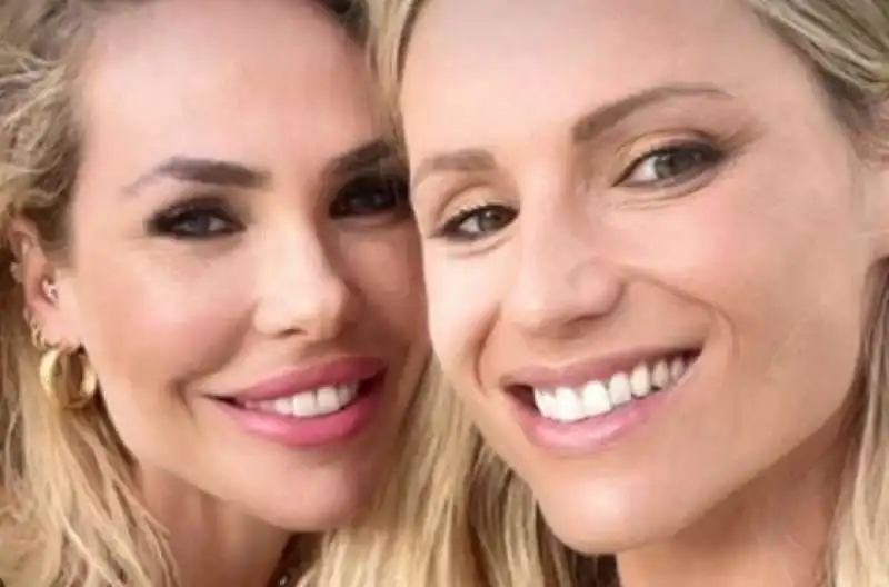 michelle hunziker a ilary blasi  4