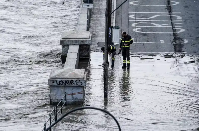 PIOGGIA - FIUME PO - TORINO

