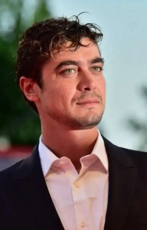 riccardo scamarcio