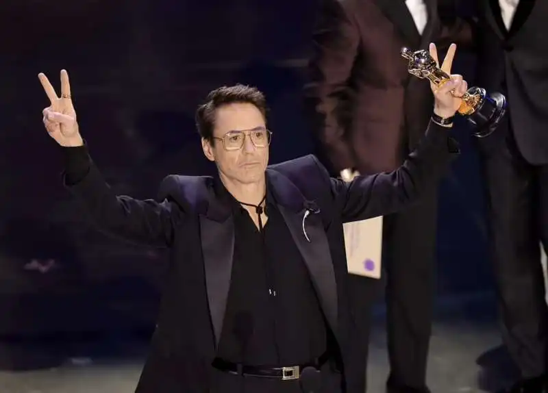 robert downey jr   oscar 2024    