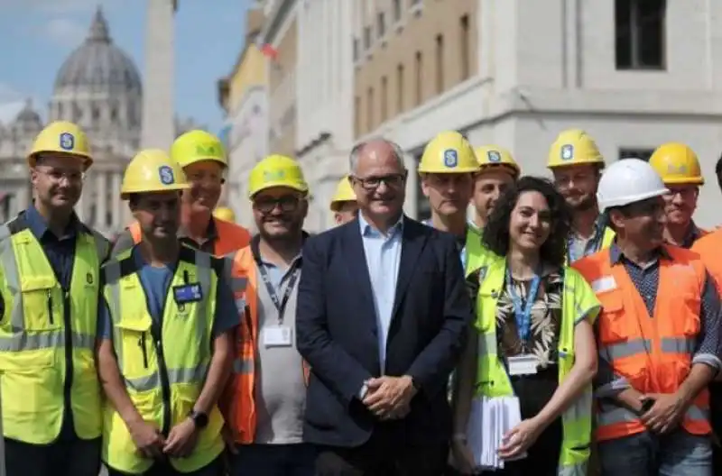 roberto gualtieri al cantiere di piazza pia a roma