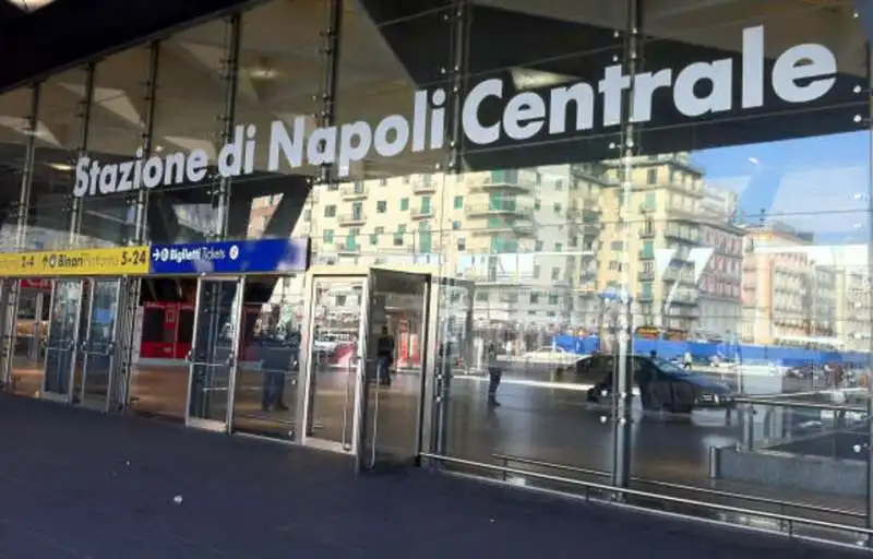 stazione napoli centrale - piazza garibaldi