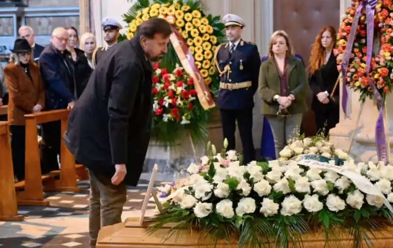 christian de sica al funerale di eleonora giorgi