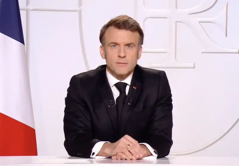 DISCORSO DI EMMANUEL MACRON AI FRANCESI