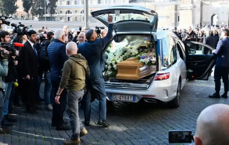 funerale di eleonora giorgi 3