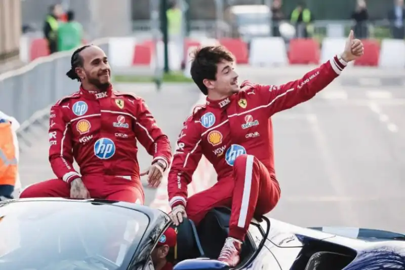 lewis hamilton charles leclerc a milano 4