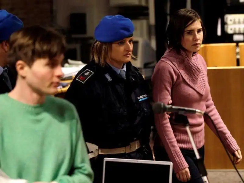 AMANDA KNOX E RAFFAELE SOLLECITO AL PROCESSO 