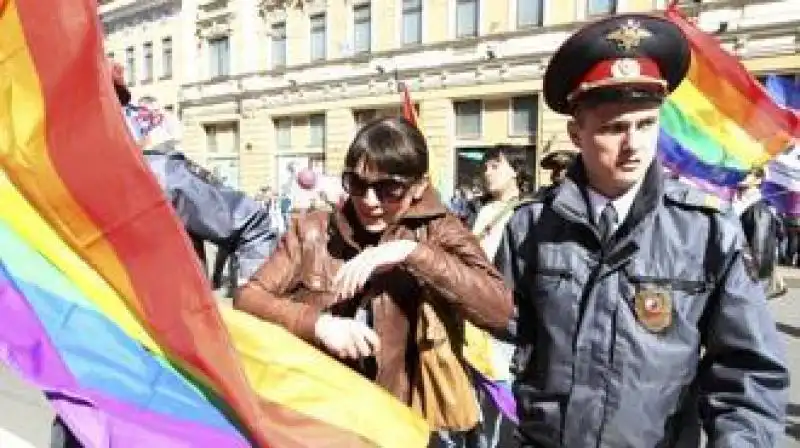 ATTIVISTA GAY FERMATA IN RUSSIA 