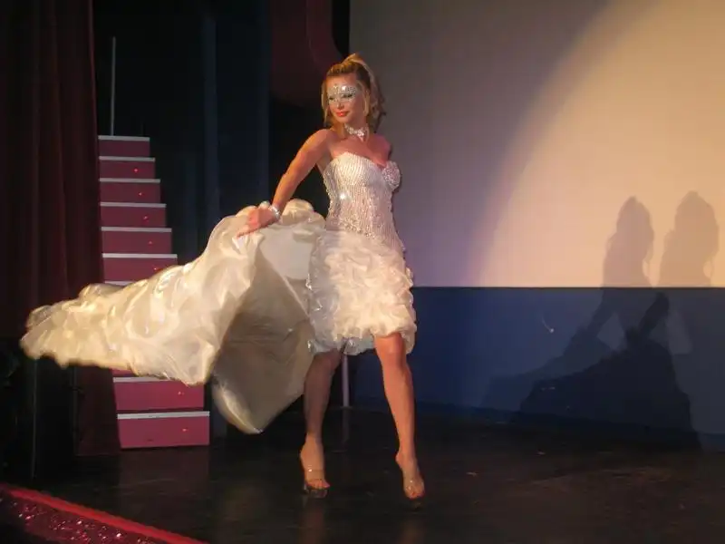 BURLESQUE SHOW FOTO ANDREA ARRIGA 