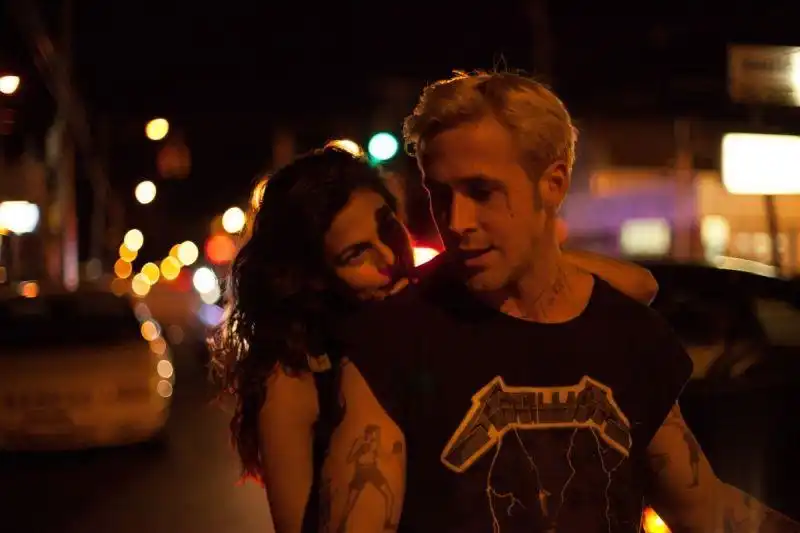 come un tuono ryan gosling con eva mendes in moto 