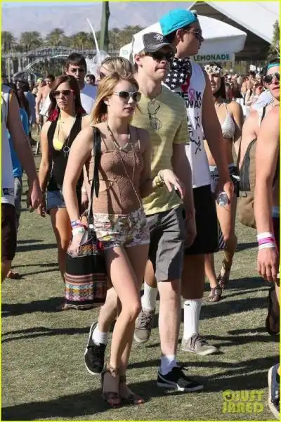 emma roberts chord overstreet coachella couple emma roberts 