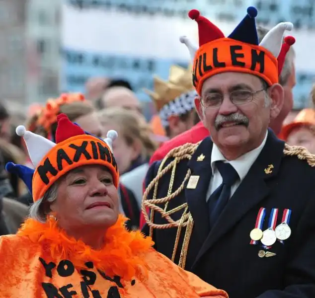 FESTA NELLE STRADE DI AMSTERDAM DOPO LINCONORAZIONE DI RE GUGLIELMO 