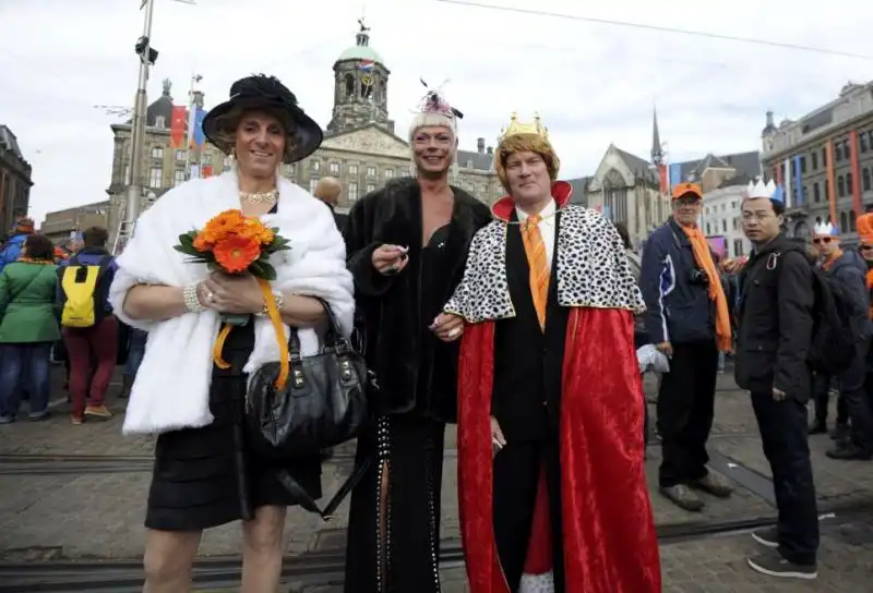 FESTA NELLE STRADE DI AMSTERDAM DOPO LINCONORAZIONE DI RE GUGLIELMO 