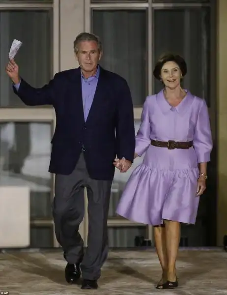 GEORGE W BUSH E LA MOGLIE LAURA AL GEORGE W BUSH PRESIDENTIAL CENTER A DALLAS