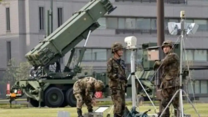 IL GIAPPONE SCHIERA I MISSILI PATRIOT CONTRO LA COREA NEL CENTRO DI TOKYO 