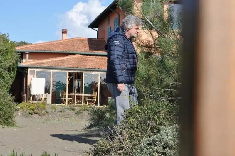 grillo al mare a marina di bibbona foto de il tirreno 