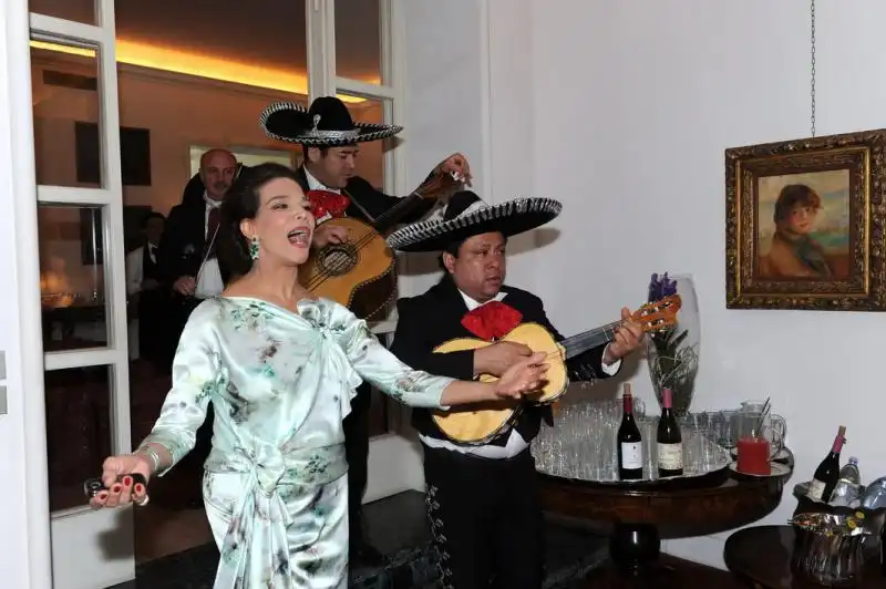 Marisela e con i Mariachi 