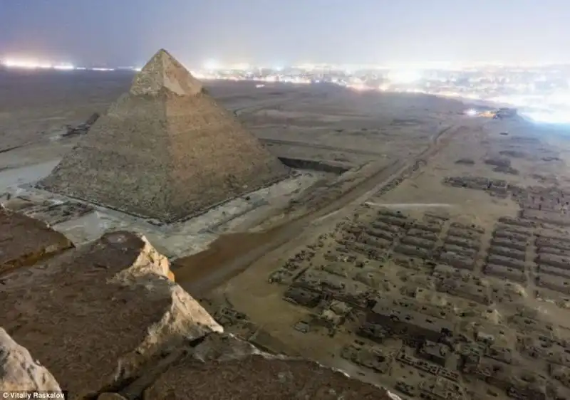 LA NECROPOLI DI GIZA IN EGITTO 