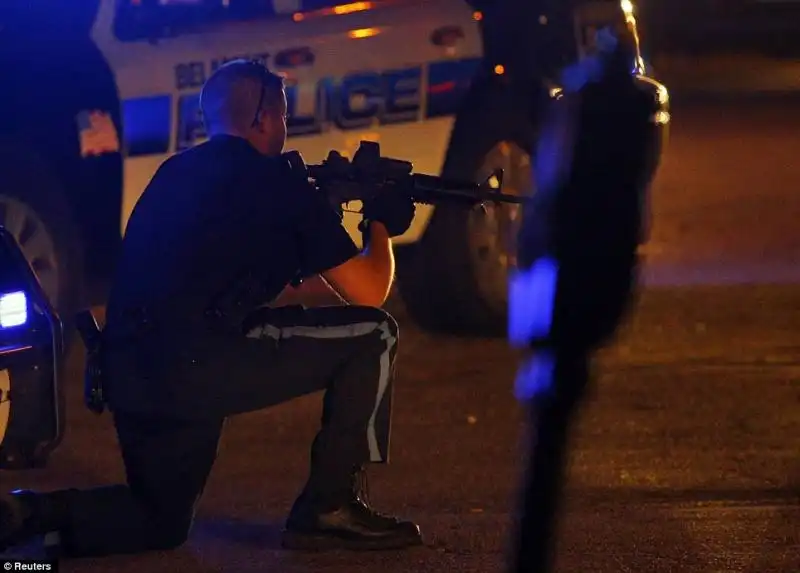 OPERAZIONE DI POLIZIA CONTRO I SOSPETTI ATTENTATORI ALLA MARATONA DI BOSTON 