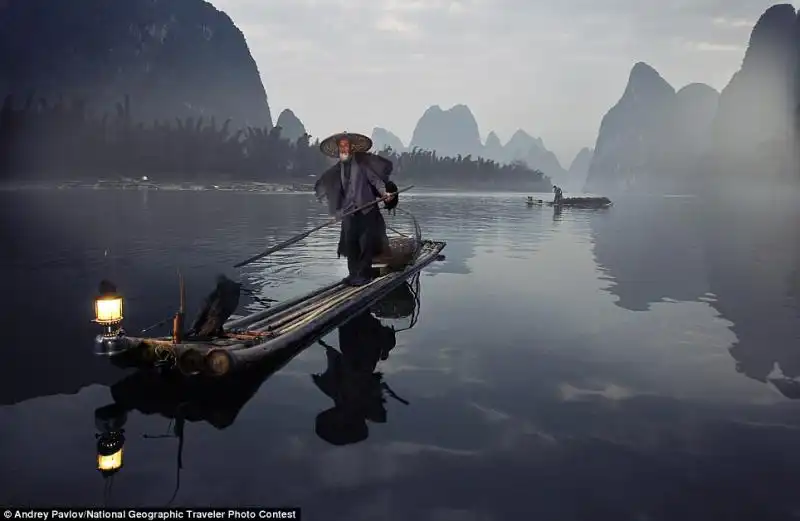 PESCATORE CINESE FOTO DI ANDREY PAVLOV PER IL NATIONAL GEOGRAPHIC PHOTO CONTEST 