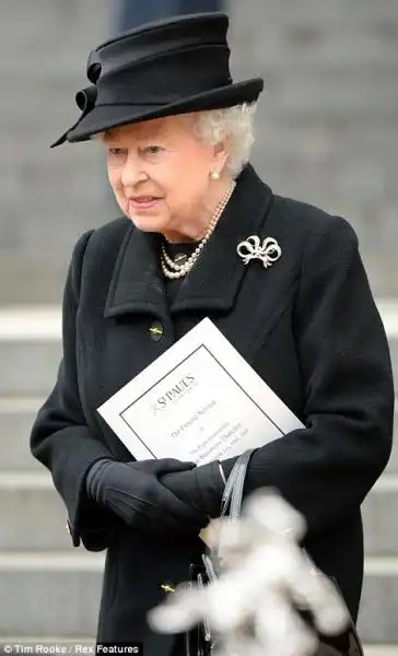 LA REGINA ELISABETTA AL FUNERALE DI MARGARET THATCHER 