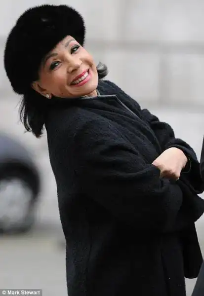 SHIRLEY BASSEY AI FUNERALI DI MARGARET THATCHER 