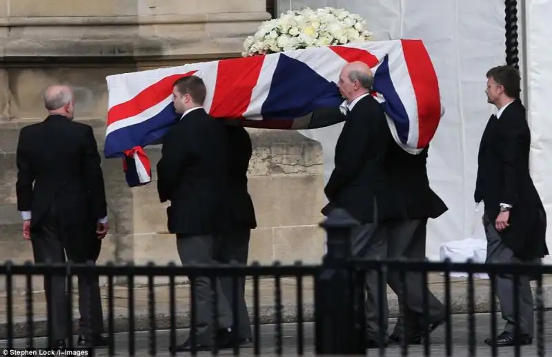 THATCHER FUNERALE article DC x 