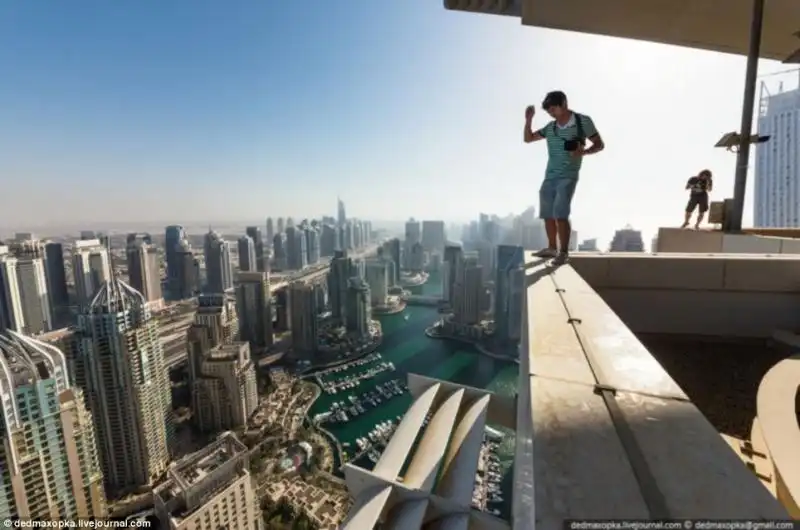 VISTA DAI GRATTACIELI DI DUBAI 