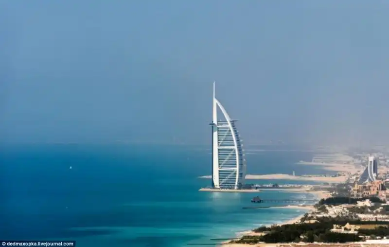 VISTA DAI GRATTACIELI DI DUBAI 