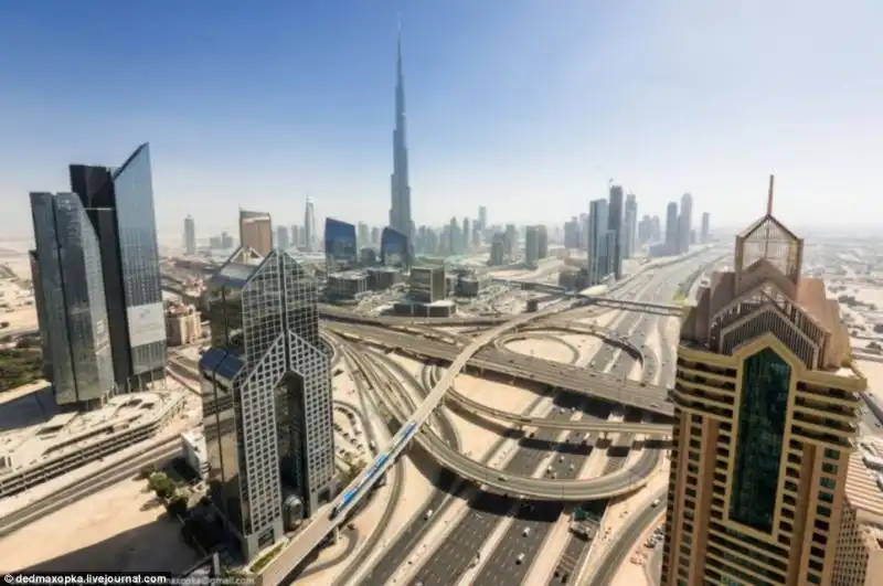 VISTA DAI GRATTACIELI DI DUBAI 