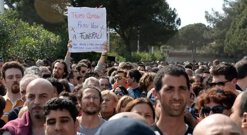 IL COMIZIO DI BEPPE GRILLO A PIOMBINO