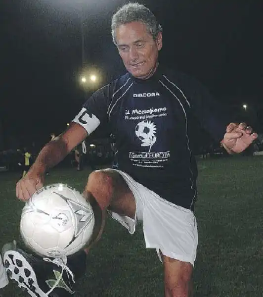 FRANCESCO RUTELLI GIOCA A CALCIO 