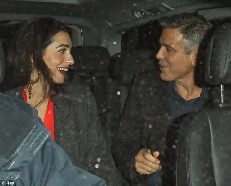 George e Amal in macchina 