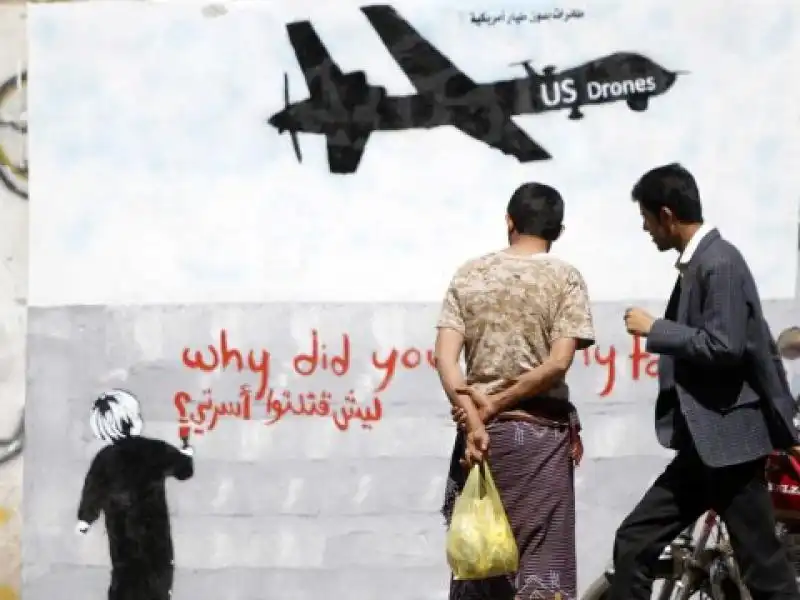 UN GRAFFITO CONTRO I DRONI AMERICANI IN YEMEN 